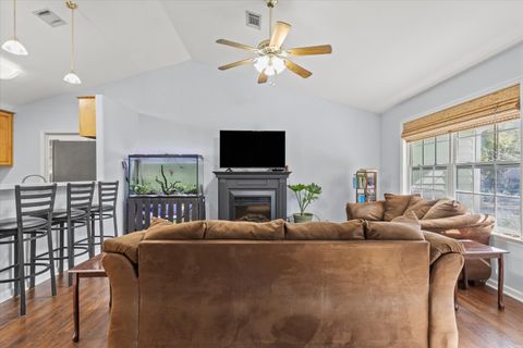 Tiny photo for 5 MIDWAY Court, Crawfordville, FL 32327 (MLS # 394438)