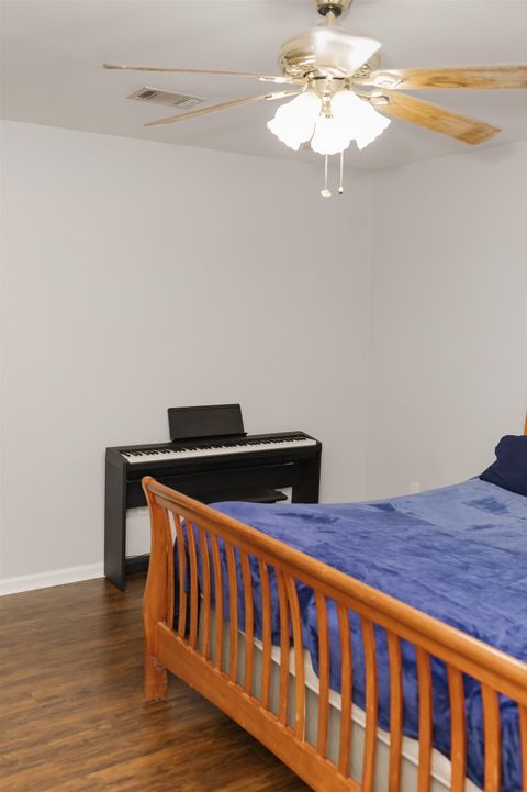 Tiny photo for 5 MIDWAY Court, Crawfordville, FL 32327 (MLS # 394438)