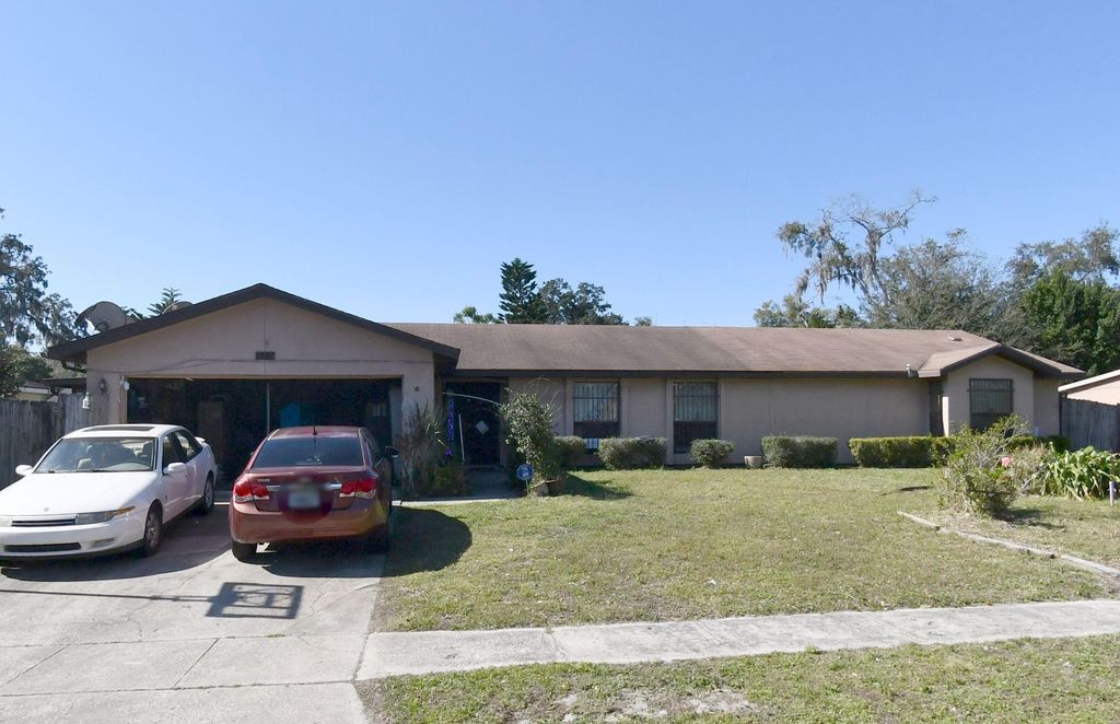 Photo of 380 Harbour Isle Way, Other Florida, FL 32750 (MLS # 394362)