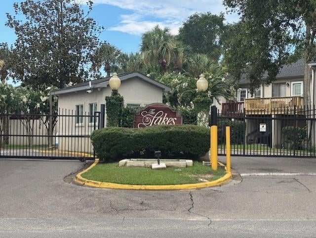 Photo of 1319 Airport Drive #F5, Tallahassee, FL 32304 (MLS # 402108)