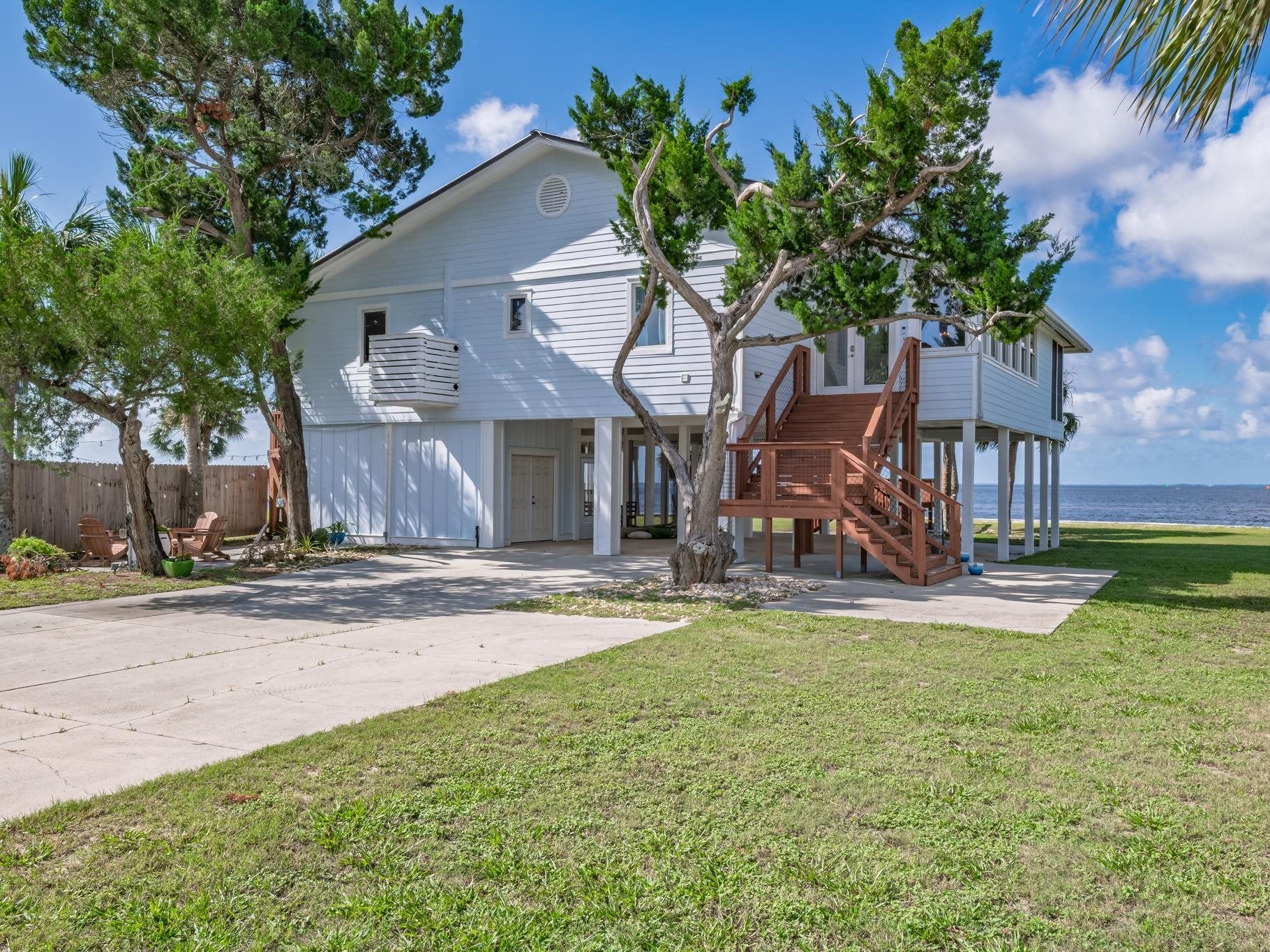 1645 SHELL POINT Road