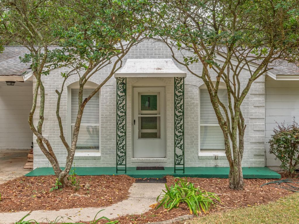 Photo of 868 Tamarack Avenue, Tallahassee, FL 32303 (MLS # 390785)