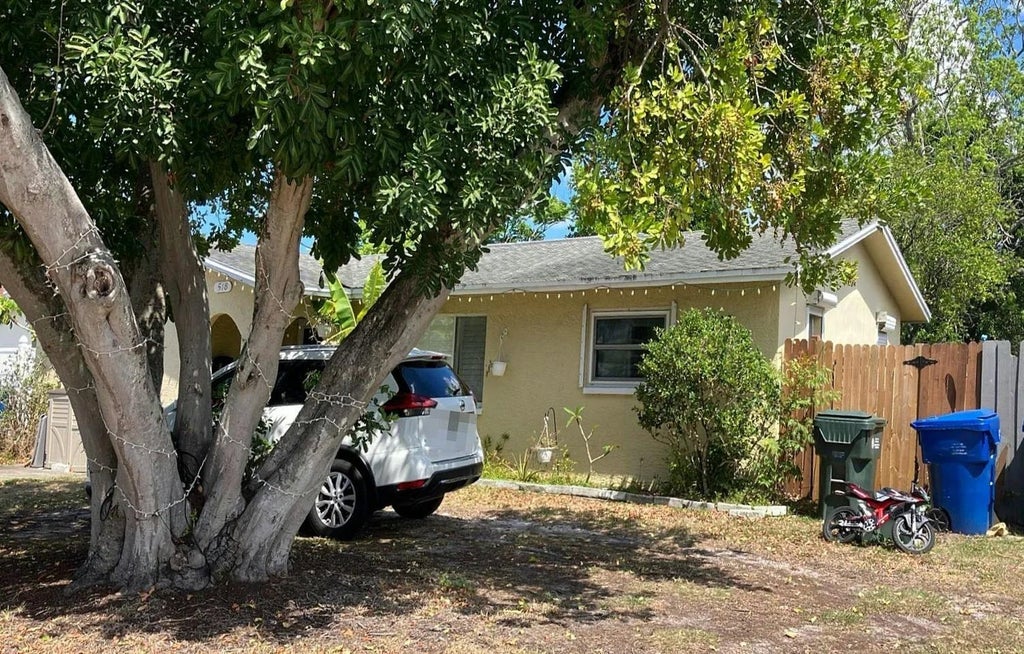 Photo of 518 SW 8th Avenue, Other Florida, FL 33770 (MLS # 402503)
