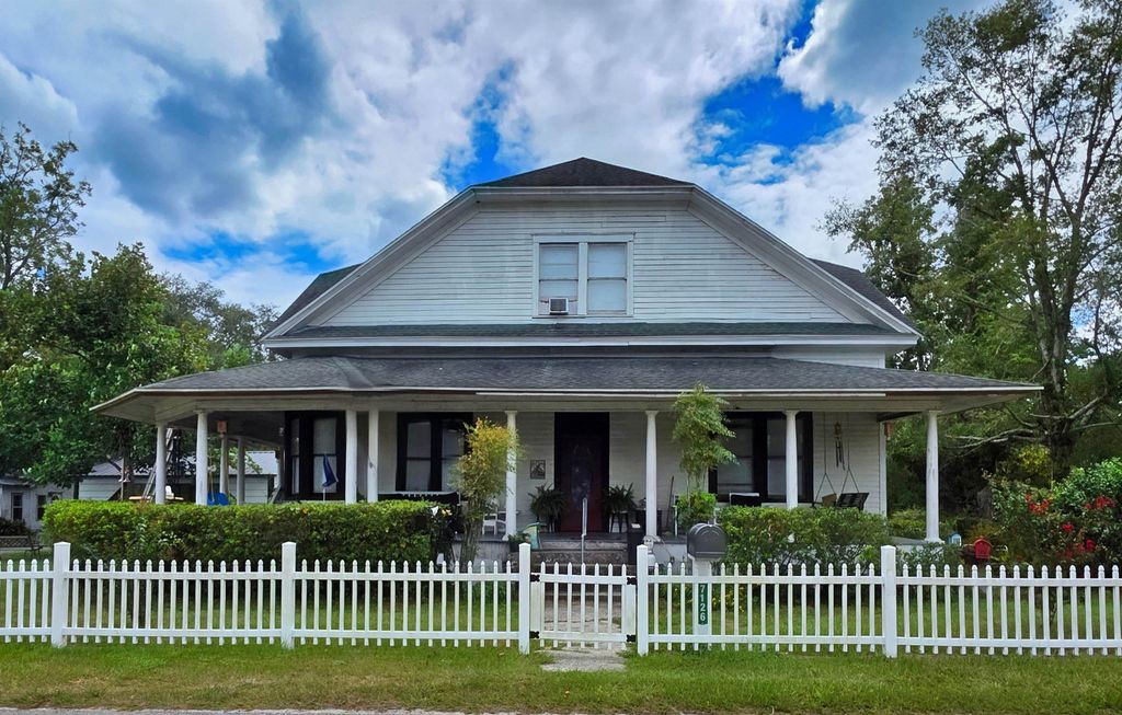 Photo of 7126 SE Farm Road, Lee, FL 32059 (MLS # 391064)