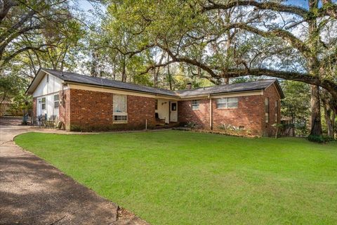 Photo of 1821 Myrick Road, Tallahassee, FL 32303 (MLS # 394719)