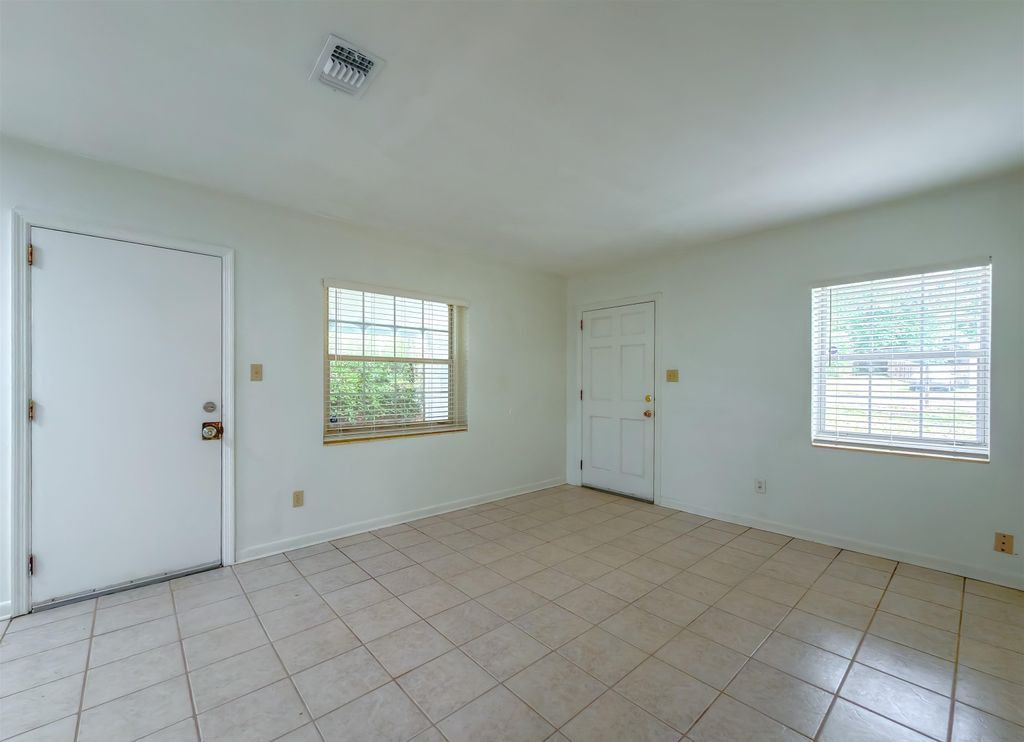 Photo of 2314 Pontiac Drive, Tallahassee, FL 32301 (MLS # 391631)