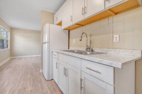 Tiny photo for 2401 S Meridian Street #-, Tallahassee, FL 32301 (MLS # 396466)