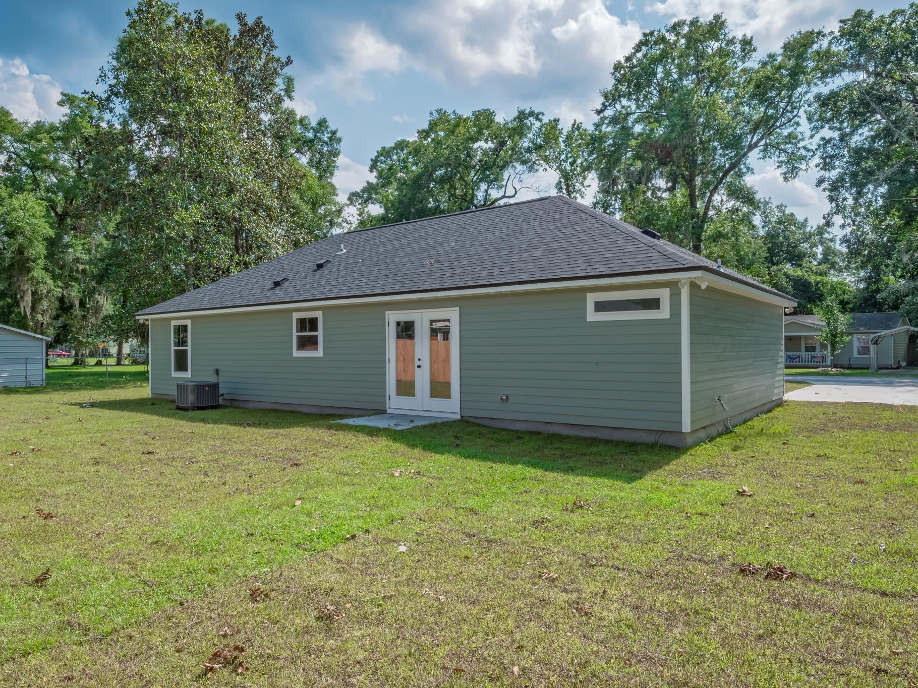 8 Crestwood Drive