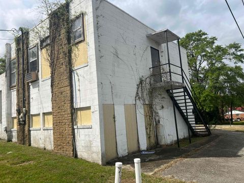 Tiny photo for 2101 Holton Street, Tallahassee, FL 32310 (MLS # 385388)