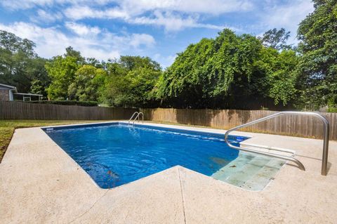 Tiny photo for 1944 LAWSON Road, Tallahassee, FL 32308 (MLS # 400223)