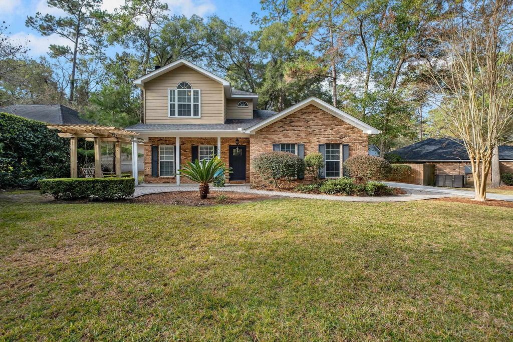 Photo of 1507 Breamstone Ridge, Tallahassee, FL 32312 (MLS # 395359)