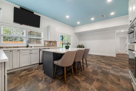 Tiny photo for 3602 N Meridian Road, Tallahassee, FL 32312 (MLS # 397036)