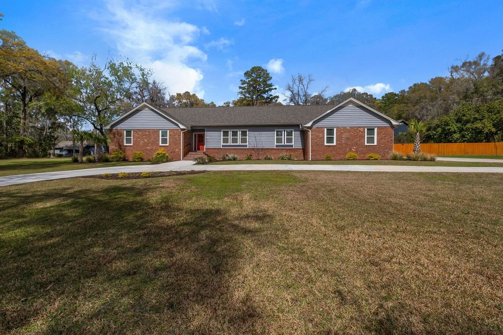 Photo of 3602 N Meridian Road, Tallahassee, FL 32312 (MLS # 397036)