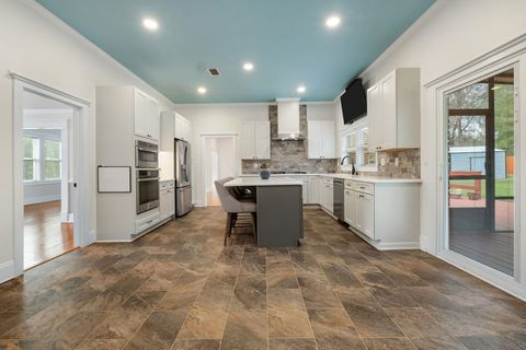 Tiny photo for 3602 N Meridian Road, Tallahassee, FL 32312 (MLS # 397036)