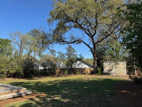 Tiny photo for 2015 E Forest Drive, Tallahassee, FL 32303 (MLS # 395280)