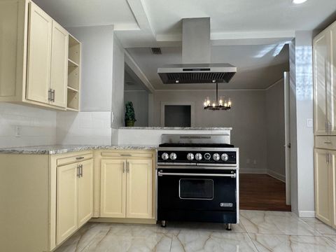 Tiny photo for 2015 E Forest Drive, Tallahassee, FL 32303 (MLS # 395280)