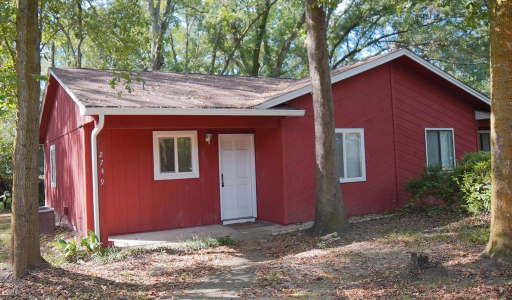 Photo of 2739 W Tharpe Street, Tallahassee, FL 32303 (MLS # 391705)
