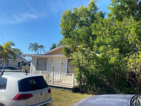 Tiny photo for 1426 17th St W, Other Florida, FL 34205 (MLS # 394416)