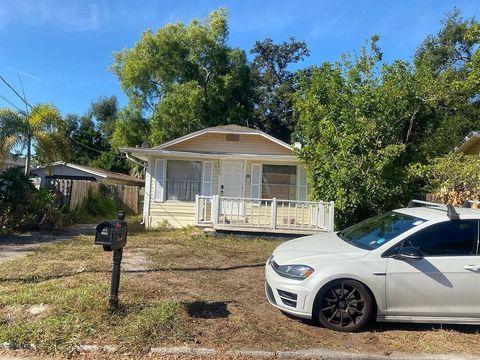 Photo of 1426 17th St W, Other Florida, FL 34205 (MLS # 394416)