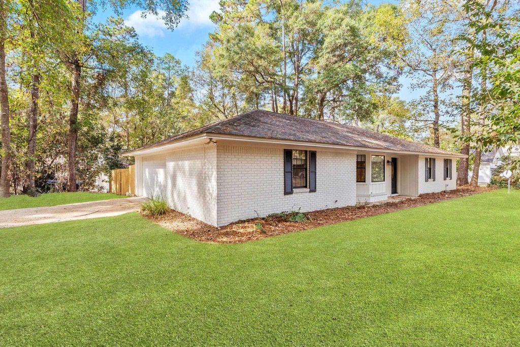 Photo of 1783 Folkstone Road, Tallahassee, FL 32312 (MLS # 393588)