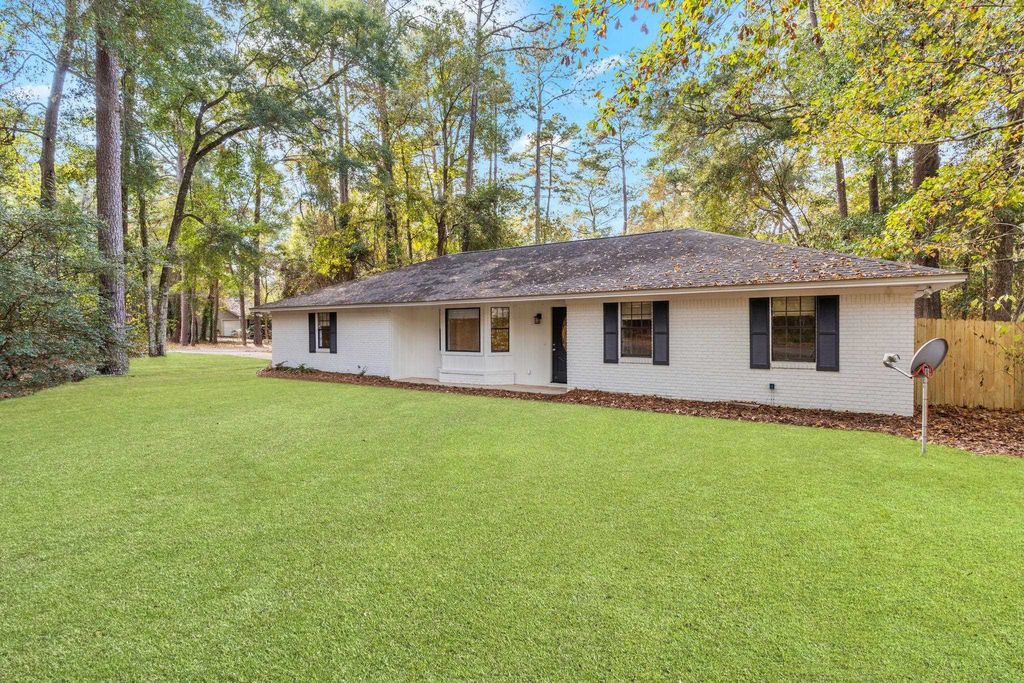 Photo of 1783 Folkstone Road, Tallahassee, FL 32312 (MLS # 393588)
