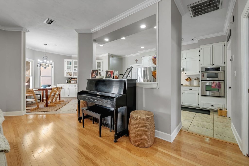 Photo of 401 El Destinado Drive, Tallahassee, FL 32312 (MLS # 393276)