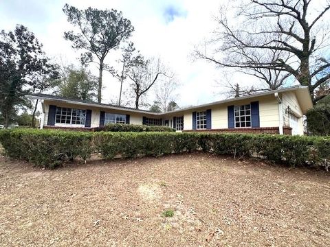 A home in Chattahoochee