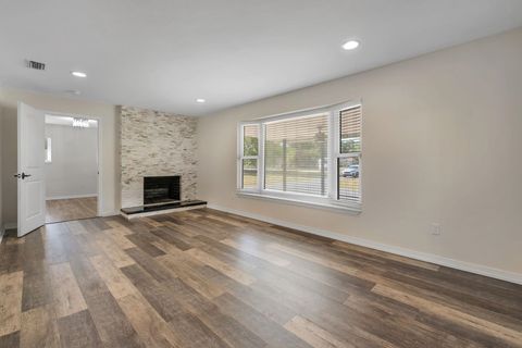 Tiny photo for 2366 Natural Bridge Road Rd, Tallahassee, FL 32305 (MLS # 398919)