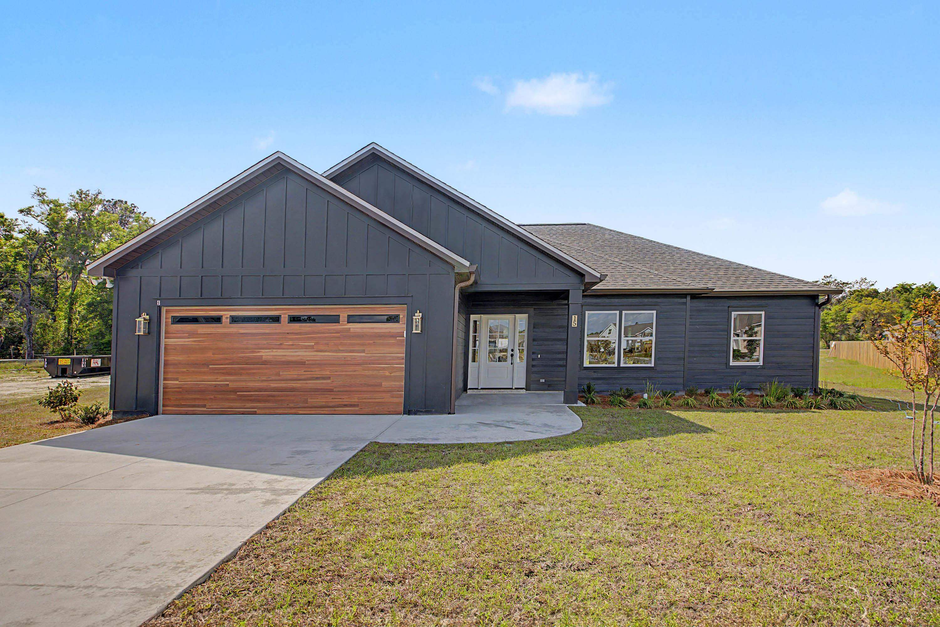 Photo 1 of 27 — 154 Stillmont Drive, Crawfordville, FL 32327