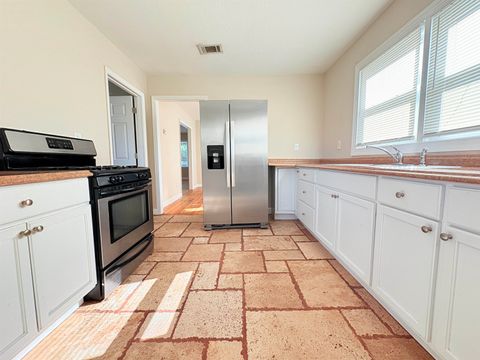 Tiny photo for 1302 Melvin Street, Tallahassee, FL 32301 (MLS # 394136)