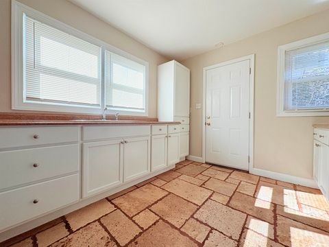 Tiny photo for 1302 Melvin Street, Tallahassee, FL 32301 (MLS # 394136)