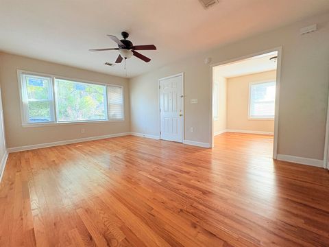 Tiny photo for 1302 Melvin Street, Tallahassee, FL 32301 (MLS # 394136)