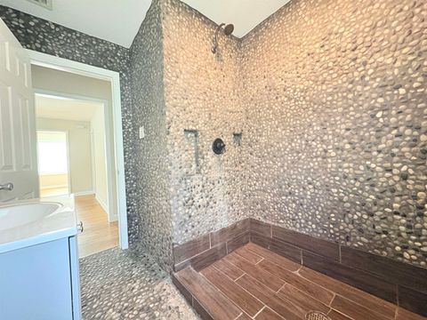 Tiny photo for 1302 Melvin Street, Tallahassee, FL 32301 (MLS # 394136)