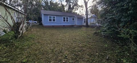 Tiny photo for 1302 Melvin Street, Tallahassee, FL 32301 (MLS # 394136)