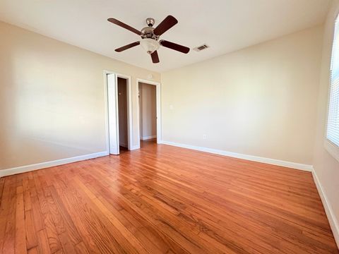 Tiny photo for 1302 Melvin Street, Tallahassee, FL 32301 (MLS # 394136)