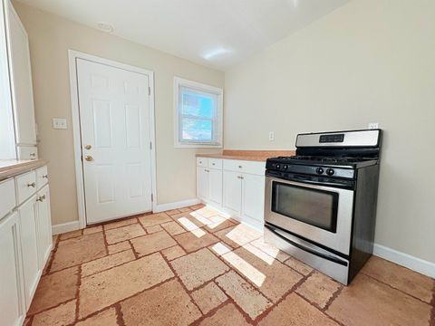 Tiny photo for 1302 Melvin Street, Tallahassee, FL 32301 (MLS # 394136)