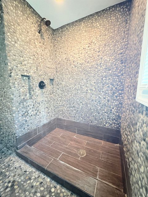 Tiny photo for 1302 Melvin Street, Tallahassee, FL 32301 (MLS # 394136)