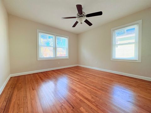 Tiny photo for 1302 Melvin Street, Tallahassee, FL 32301 (MLS # 394136)