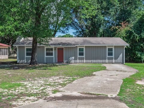 Photo of 1326 Westheaven Court, Tallahassee, FL 32310 (MLS # 402240)