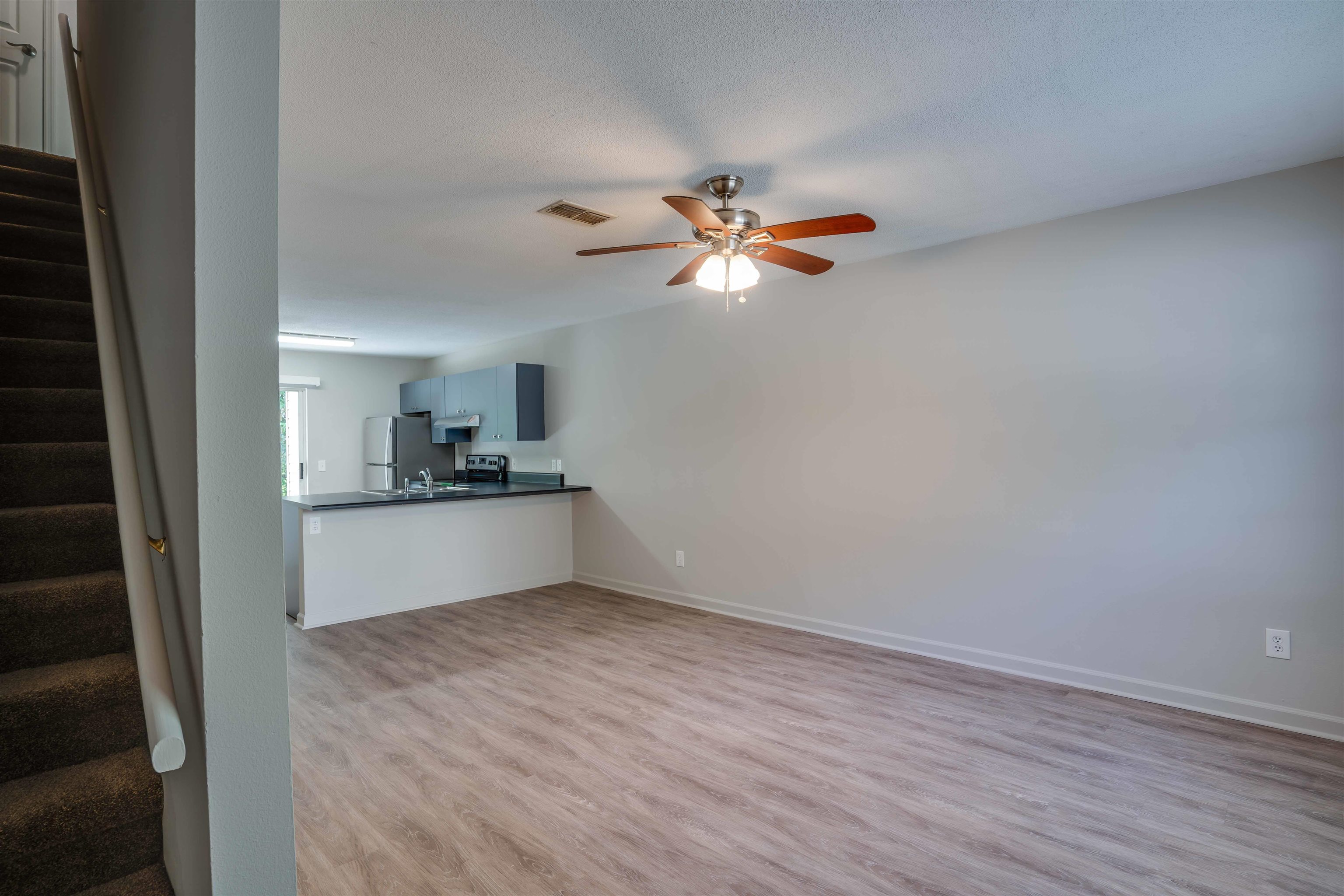 1915 Larette Drive 1-4