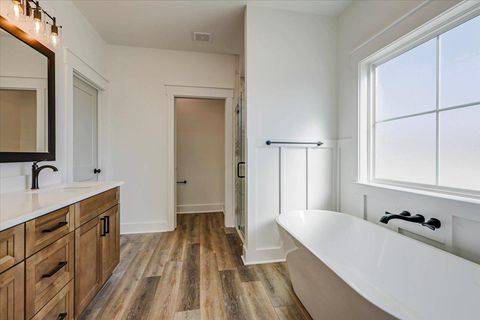 Tiny photo for 43 Windsor Way, Crawfordville, FL 32327 (MLS # 397689)