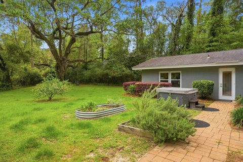 Tiny photo for 3409 LAKESHORE Drive, Tallahassee, FL 32312 (MLS # 398005)
