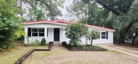 Photo of 817 Buena Vista Drive, Tallahassee, FL 32304 (MLS # 392631)