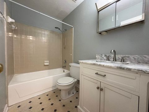 Tiny photo for 1810 Sylvan Court #B, Tallahassee, FL 32303 (MLS # 398312)