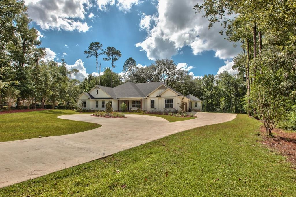 Photo of 9400 Montserrat Court, Tallahassee, FL 32317 (MLS # 397639)
