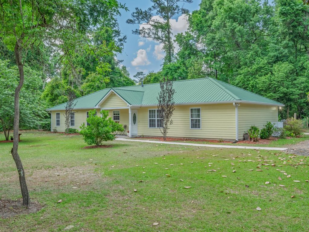 Photo of 32 Palomino Road, Crawfordville, FL 32327 (MLS # 399245)