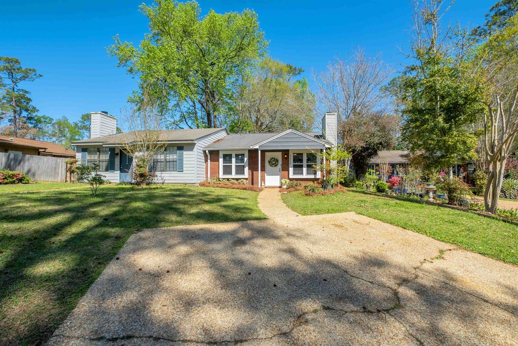 Photo of 3430 Sedona Loop, Tallahassee, FL 32308 (MLS # 397272)