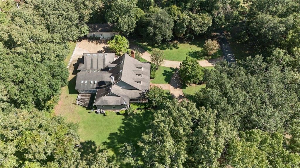 Photo of 7042 Dardwood Lane, Tallahassee, FL 32312 (MLS # 390029)