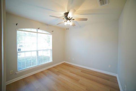 Tiny photo for 1121 Mosswood Chase, Tallahassee, FL 32312 (MLS # 402397)