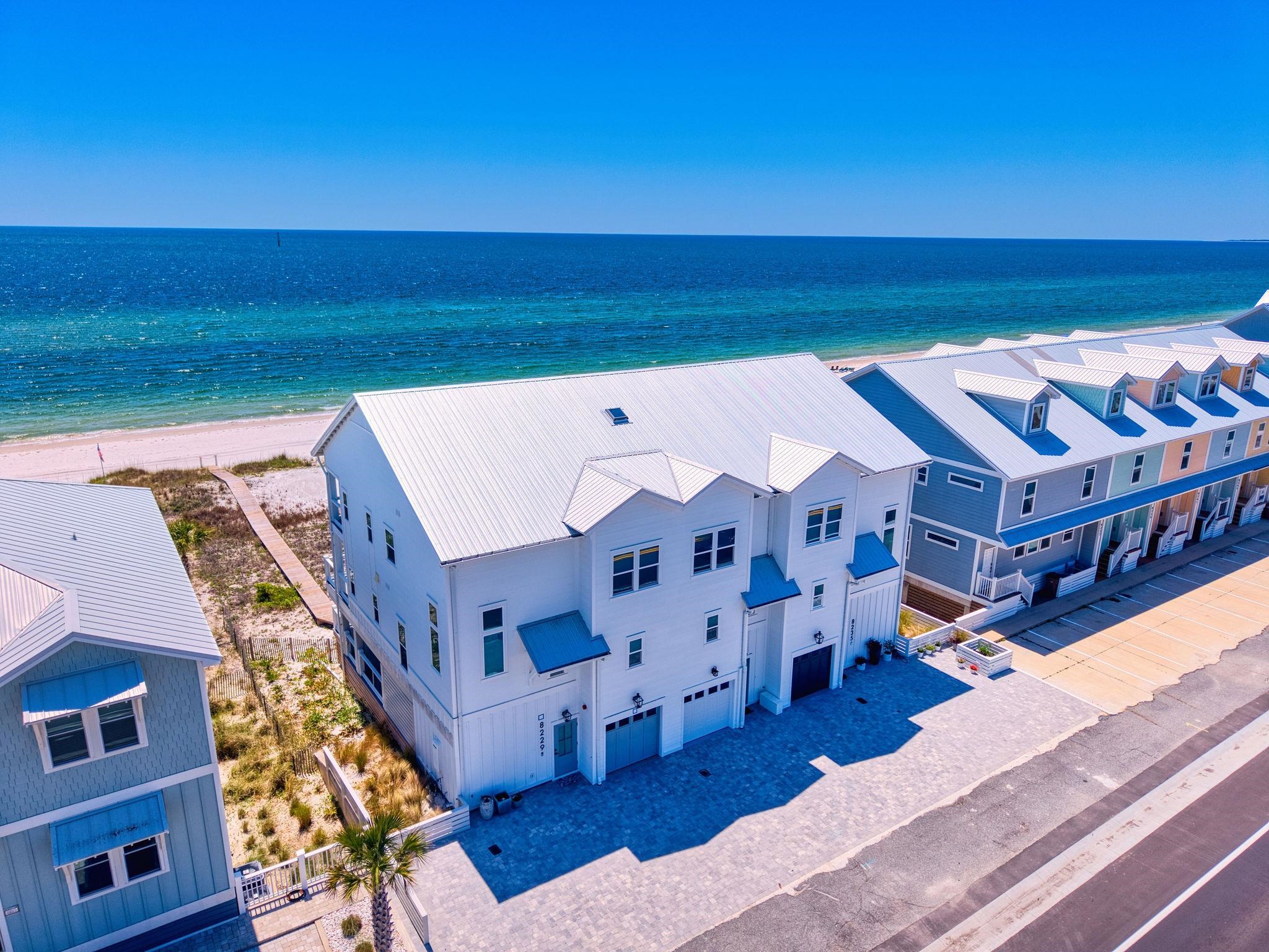 8233 W Highway 98